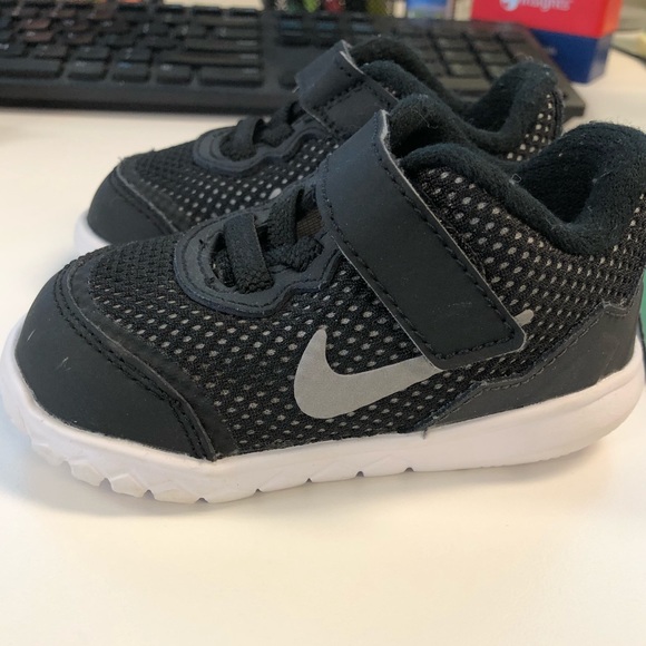 nike infant sandals 4c